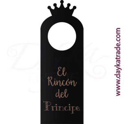 Pizarra en forma de etiqueta con mensaje "El rincón del príncipe", con diseños grabados que se pueden pintar con pinturas acrílicas Artis. Disponible en catalán o castellano.