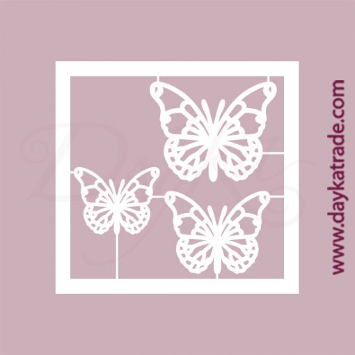 Trío de mariposas en cartón fino blanco, flexible y adaptable a todas las superficies. Se puede pegar y pintar fácilmente. Se utiliza en vidrio, para trabajos de scrapbooking, pegar en mueble, marcos...
